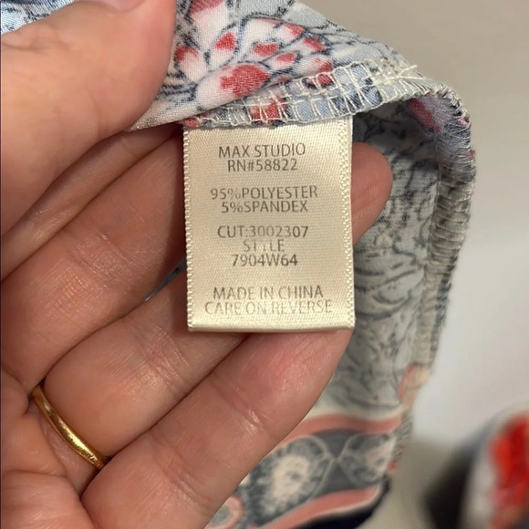 Max Studio Blue and red Floral pleated sleeveless Dress - Picture 3 of 6